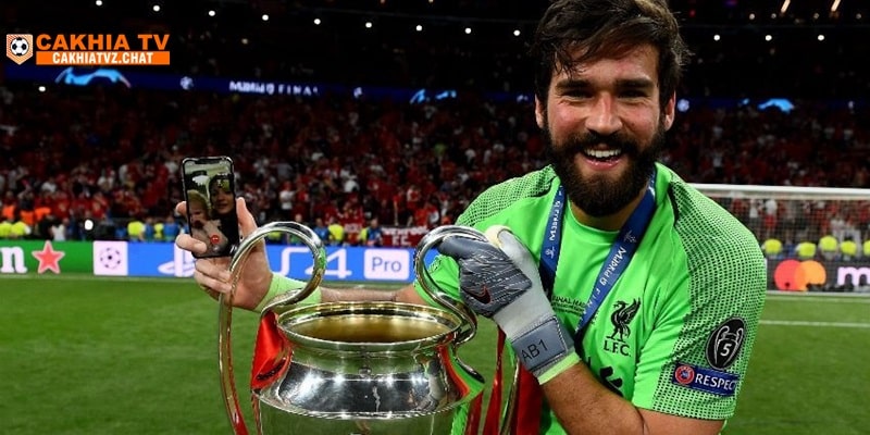 Alisson Becker đã chạm tay đến mọi danh hiệu cao quý cùng Liverpool