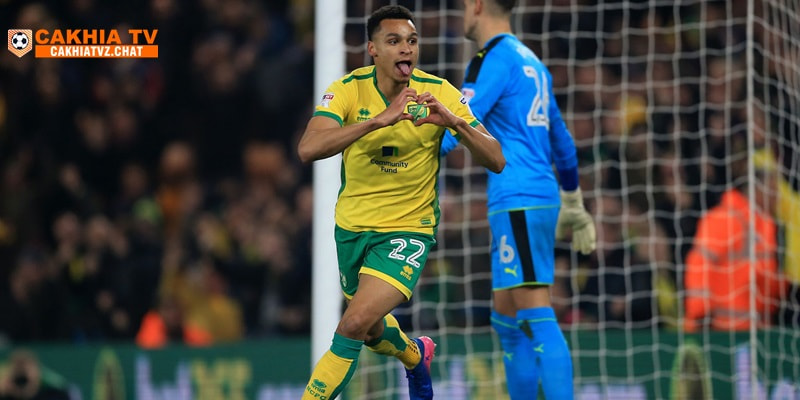 Norwich là cái nôi đào tạo nên tiền vệ tài năng Jacob Murphy